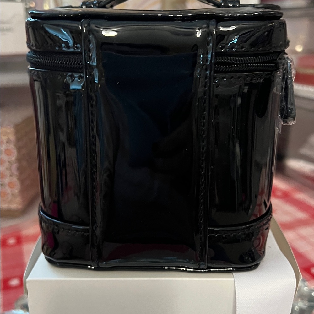 Dior Black Patent Makeup Train Case with White Gold-Logo Bow - Picture 5 of 7